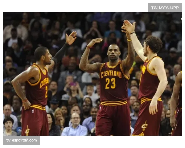 伊东纯也复出替补登场三分钟一条龙破门，点燃球迷热情